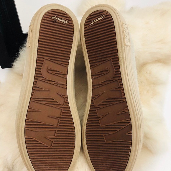 DKNY Suede Leather Embellished Studs Off White - Picture 8 of 8